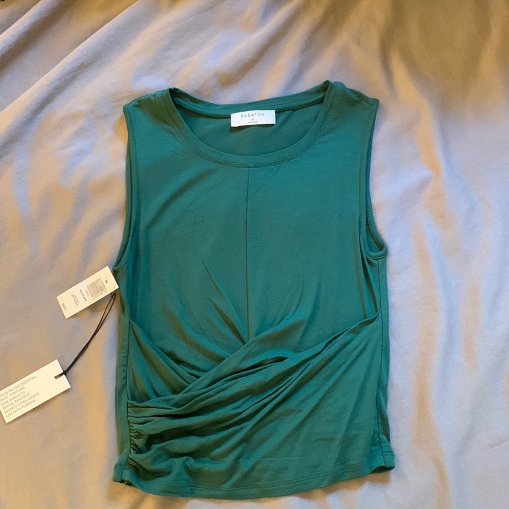 Aritzia Babaton high neck ruched cropped tank, emerald green, size XS